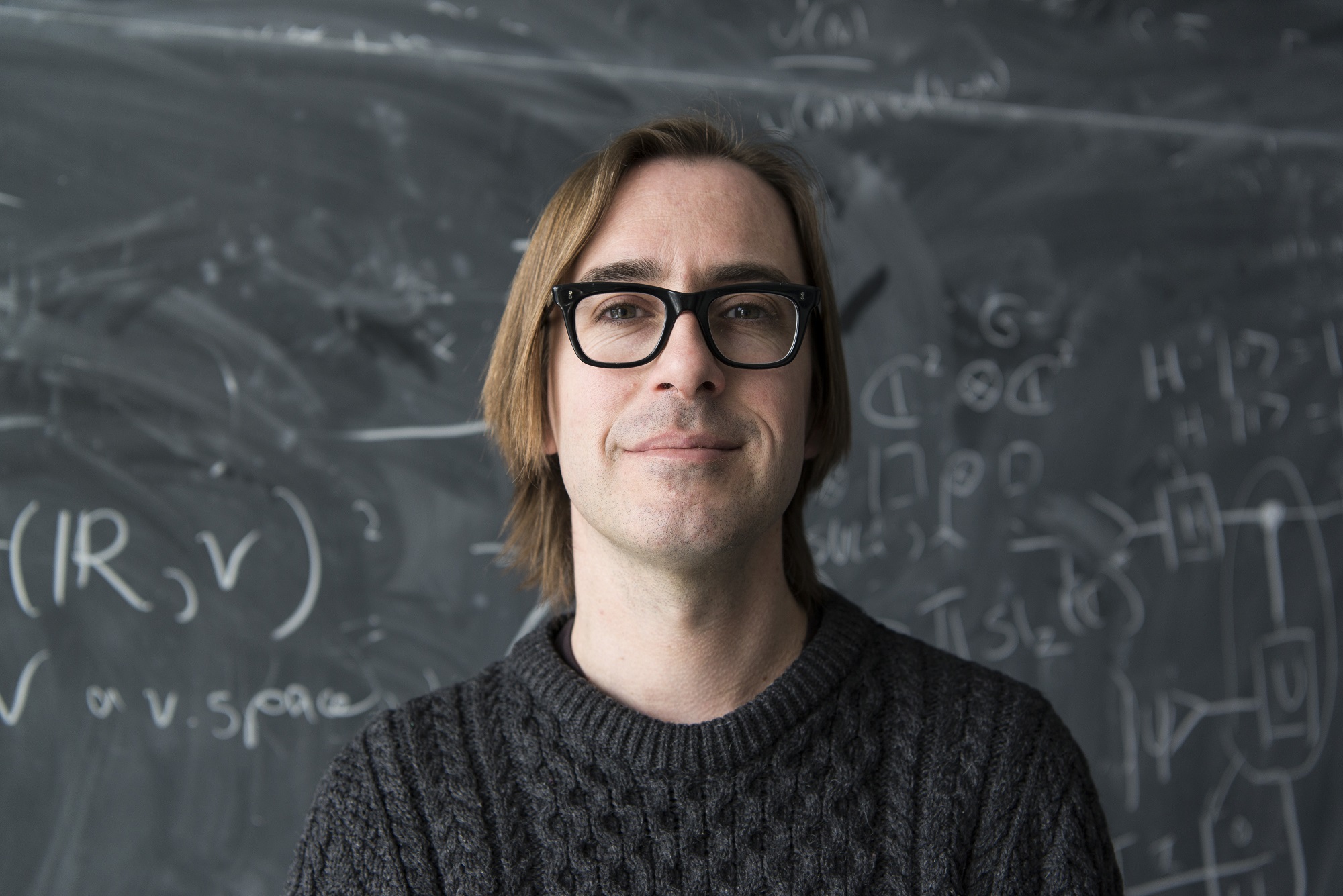 Portrait of Perimeter Faculty member Kevin Costello, winner of the 2020 Leonard Eisenbud Prize for Mathematics and Physics from the American Mathematical Society (AMS)