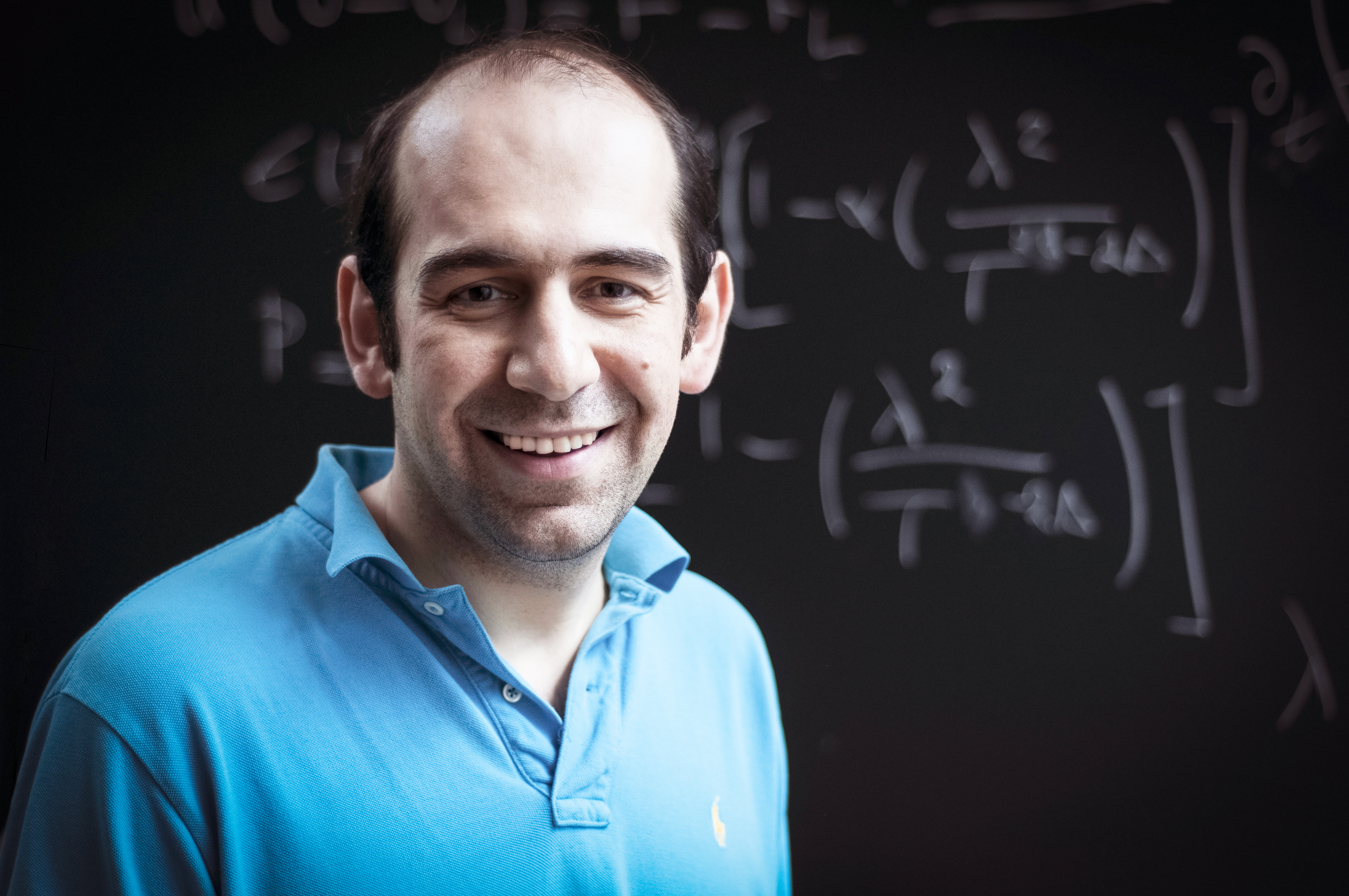 Portrait of Niayesh Afshordi, winner of the 2019 Buchalter Cosmology Prize for his pioneering work on black holes